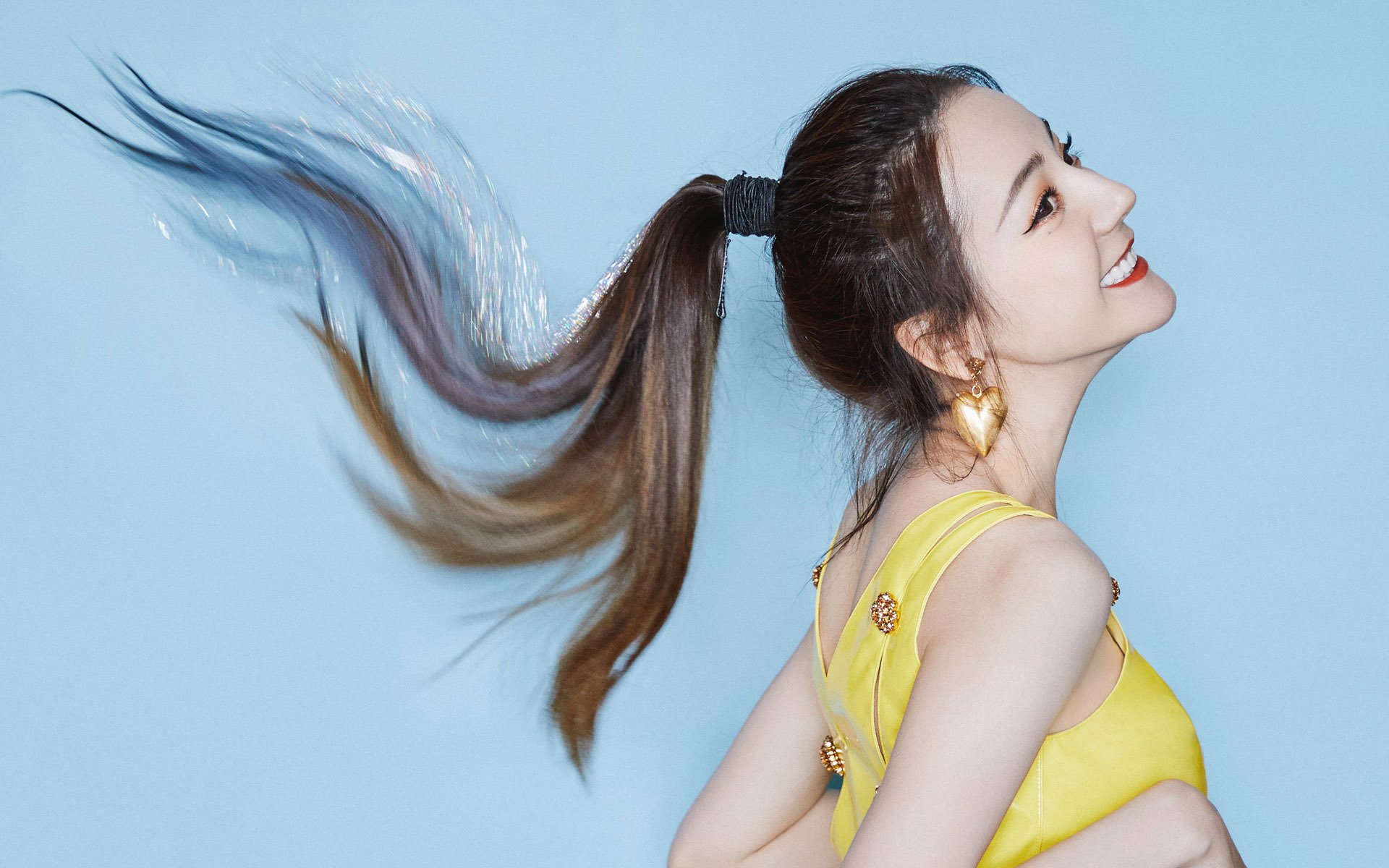 全黑队的快速反击与稳固防守是其致胜的核心，全黑队战舞